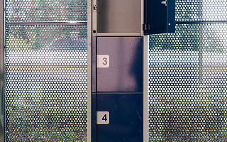 Schließflächer mit Platz für Regenkleidung.